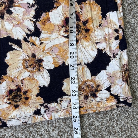 Maurices Plus Size Meadows Floral Tulip Sleeve Tee Black Yellow Floral Blouse XL - Picture 8 of 8